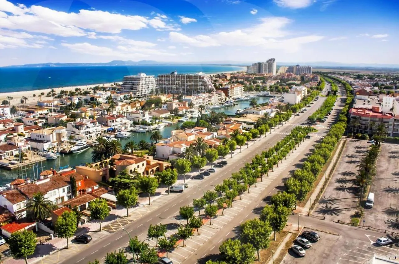 Apartamento Frente Al Canal Con Terraza Empuriabrava